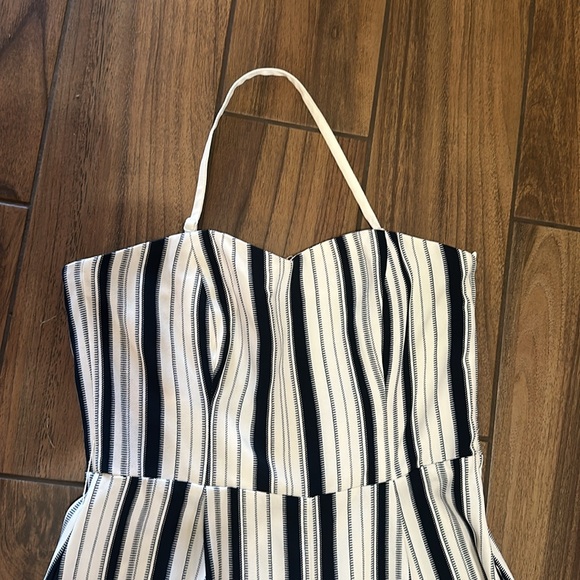 H&M jumpsuit white and blue striped size 8 cropped pant with or without strap - Picture 2 of 4